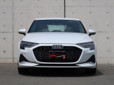 一目でAudiだと分かる特色を持つフロントマスク。