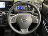 【純正革巻きステアリング】上質な革を使用することで、手にしっかり馴染みとても運転しやすいハンドルです♪