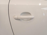 &rdquo;Keyless Access&rdquo;によって、ドアハンドルに手をかけるだけでドアロックが解除できます!