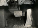 オルガン式アクセルペダルで、長距離も疲労を感じずにアクセル操作ができます。