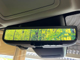【デジタルインナーミラー】後席の大きな荷物や同乗者で後方が確認しづらい時でも安心!カメラが撮影した車両後方の映像をルームミラー内に表示。クリアな視界で状況の確認が可能です!