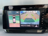【インテリジェントアラウンドビューモニター】駐車中のクルマを空から見下ろしているかのような映像で表示し、駐車をアシストします!