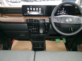 操作しやすい運転席廻り!操作パネルも使いやすい!!ドライブが楽しくなります!