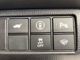 【パワーバックドア】スマートキーや運転席のボタンを押すだけでリアゲートが自動で開閉します!荷物を持っている時や、高い位置にあるバックドアを閉める際に便利な機能です♪