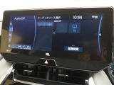 ディスプレイオーディオを装備。スマホとクルマをつなぐことで、これまでのナビに加えて、いろんなサービスが楽しめます。
