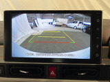 見えづらい車体後方部を映像で映し出してしっかりサポート!難しいバック駐車も安心です♪