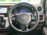 【純正革巻きステアリング】上質な革を使用することで、手にしっかり馴染みとても運転しやすいハンドルです♪
