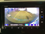バックモニター付きで、車庫入れやバック時の後方確認をサポート。