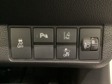 ハンドルの右側にはヘッドライトレベライザーとHondaセンシング用のメインスイッチがついています。ヘッドライトレベライザーは道路状況や積荷の加重に応じてライトの高さを調節できます。