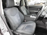 【内装】プリウスアルファの車内です♪もちろん、フロアマットもついてますよ〜!