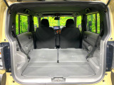 積み下ろしのしやすいデッキにはたっぷりと荷物を積み込んでいただけます。遊びから仕事まで、様々なシーンで頼れます♪