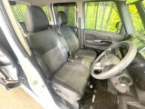 運転席シート廻りは使用感も少なく、良好な状態となっています。丁寧に使われていたことがよくわかりますね。