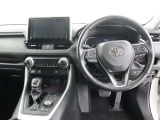 見通しのよいすっきりとした視界で、誰でも運転しやすいです。運転のしやすさは疲れにくさにも繋がりますよ♪