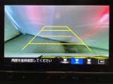 バックでの車庫入れも安心です! リアカメラが付いているバックモニター付のナビを装備しております。操作線もついており距離感も画面から確認できます。