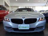 BMW在庫保有台数常時100台以上!ご来店の際はBMW本店(厚木市下荻野140-1)にご来店ください!弊社自慢の全天候型ショールーム!BMW在庫保有台数常時100台以上ございます!