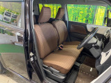 運転席シート廻りは使用感も少なく、良好な状態となっています。丁寧に使われていたことがよくわかりますね。