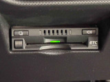ETCカードを挿入することで高速道路を利用する際の支払いがキャッシュレスになったり、ETCスマートインターチェンジが利用できたり、とても便利なアイテムです!保証は修理保証のみとなります。