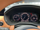 見やすいスピードメーター!運転に集中できます♪