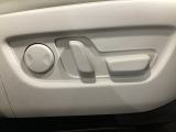 パワーシートを装備!体格や好みに応じたポジションをスムーズに調整できます。