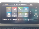 Honda CONNECTディスプレーはナビ、スマホ連携、車両情報表示、各種設定操作を一つに集約した高機能タッチパネル。直感的に使える便利なインターフェースです。