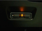バックカメラが装備されており、後方の安全確認はもちろんのこと狭い場所での駐車や雨の日・夜間など視界の悪いコンディションでのストレスの軽減にもなります!