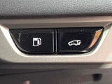 【パワーバックドア】スマートキーや運転席のボタンを押すだけでリアゲートが自動で開閉します!荷物を持っている時や、高い位置にあるバックドアを閉める際に便利な機能です♪