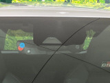 【プリクラッシュセーフティ】前方の車両等を検知し、衝突しそうな時は警報で注意を促し、ブレーキを踏む力をサポート。ブレーキを踏めなかった場合は衝突被害軽減ブレーキが作動、衝突回避をサポートします。