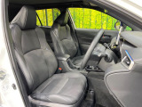 運転席シート廻りは使用感も少なく、良好な状態となっています。前オーナー様が丁寧に使っていたことがよくわかりますね。