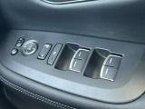 運転席窓操作部スイッチの画像です。