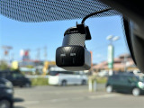 【ドライブレコーダー】映像・音声などの運転中の記録を残します。事故などを起こした起こされた時の証拠になりえますので、もしも時でも安心ですね。