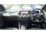 【MBUX】自分の言葉、指先で操作でき、あなたの好みや行動を学習しサポートする革新のインフォテインメントシステム、MBUX(メルセデス・ベンツユーザー エクスペリエンス)。ドライバーが運転に集中できる