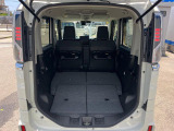 普段のお買い物や通勤、送迎等に十分な荷室スペースを確保しております。セカンドシートを倒すと、大きな荷物の積載も可能です♪