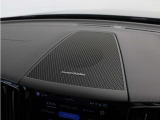 【harman/kardon】世界のオーディオファン垂涎のプレミアムサウンドシステムを搭載。原音に近い音場空間を忠実に再現。乗る人すべてに最良の音響体験を提供します。