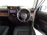 視界良好、操作しやすい運転席です。