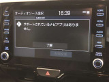 ディスプレイオーディオ装着車。ディスプレイとスマホを連携で、様々なアプリを使用できます。マップのアプリを繋げて、ナビゲーションとして使用できます。