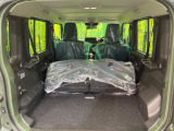 普段のお買い物や通勤、送迎等に十分な荷室スペースを確保しております。セカンドシートを倒すと、大きな荷物の積載も可能です♪