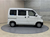 全車1年間の走行距離無制限のロングラン保証付きです。また、さらに安心をお求めの方には1年〜2年の保証延長ができる「ロングラン&alpha;保証」(有償)もお選びいただけます。