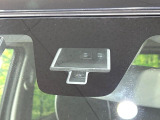 【スズキ レーダーブレーキサポート】走行中に前方の車両等を認識し、衝突しそうな時は警報とブレーキで衝突回避と被害軽減をアシスト。より安全にドライブをお楽しみいただけます。