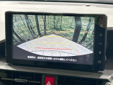 【バックカメラ】駐車時に後方がリアルタイム映像で確認できます。大型商業施設や立体駐車場での駐車時や、夜間のバック時に大活躍!運転スキルに関わらず、今や必須となった装備のひとつです!