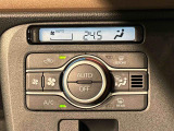 車内空調は&rdquo;AUTOエアコン&rdquo;にお任せ。運転に集中出来ますよ!