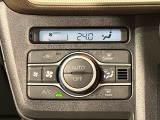 車内空調は&rdquo;AUTOエアコン&rdquo;にお任せ。運転に集中出来ますよ!