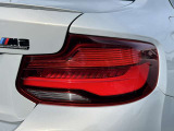 また、BMW正規認定中古車は、エマージェンシーサービスが自動付帯。24時間365日、皆様のカーライフをサポート致します。確かな安心のうえで、「駆けぬける歓び」をご堪能ください。