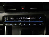 運転席と助手席、それぞれ温度調節ができ、オールシーズン快適なオートエアコンとなっております!