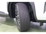 タイヤサイズ 215/50R18。