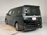 キャンピングカーをはじめ、ライフスタイルに刺激を与えるこだわりのカーライフ、アウトドア&times;クルマ遊びの新定番をご提案いたします。