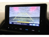 バックカメラが装備されており、後方の安全確認はもちろんのこと狭い場所での駐車や雨の日・夜間など視界の悪いコンディションでのストレスの軽減にもなります!