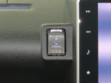 USBアダプター(イルミネーション付き)で差込口が分かりやすいです。