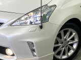 【LEDヘッドライト】悪天候や夜間走行時も良好な視界を確保し安心して運転できる高輝度LEDヘッドライトを装備!点灯速度が早く、消費電力も抑えられています。