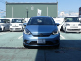 LEDヘッドライト装着車なので、夜間走行も明るく安全な走行をサポートいたします