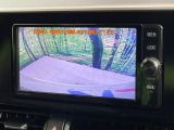 【バックカメラ】駐車時に後方がリアルタイム映像で確認できます。大型商業施設や立体駐車場での駐車時や、夜間のバック時に大活躍!運転スキルに関わらず、今や必須となった装備のひとつです!